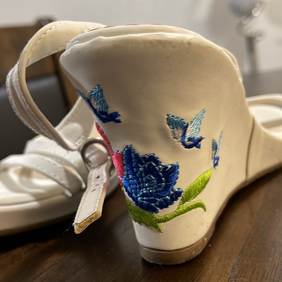 Wore once - Picture 2 of 3